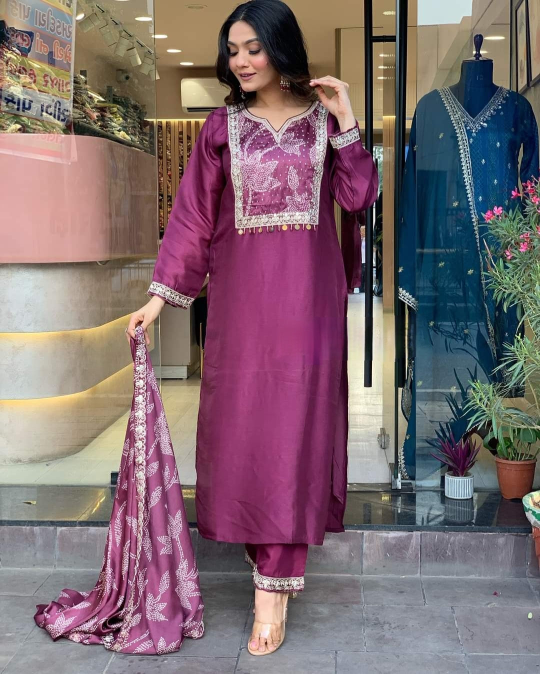 Women Embellished & Embroidery Kurta Set