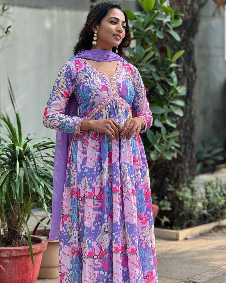 Women Embroidered Printed Muslin  kurta set