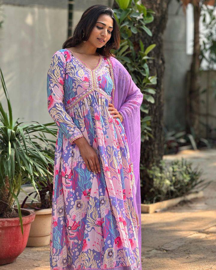 Women Embroidered Printed Muslin  kurta set