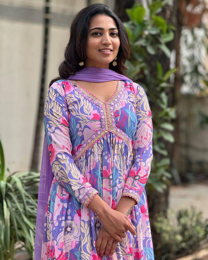 Women Embroidered Printed Muslin  kurta set