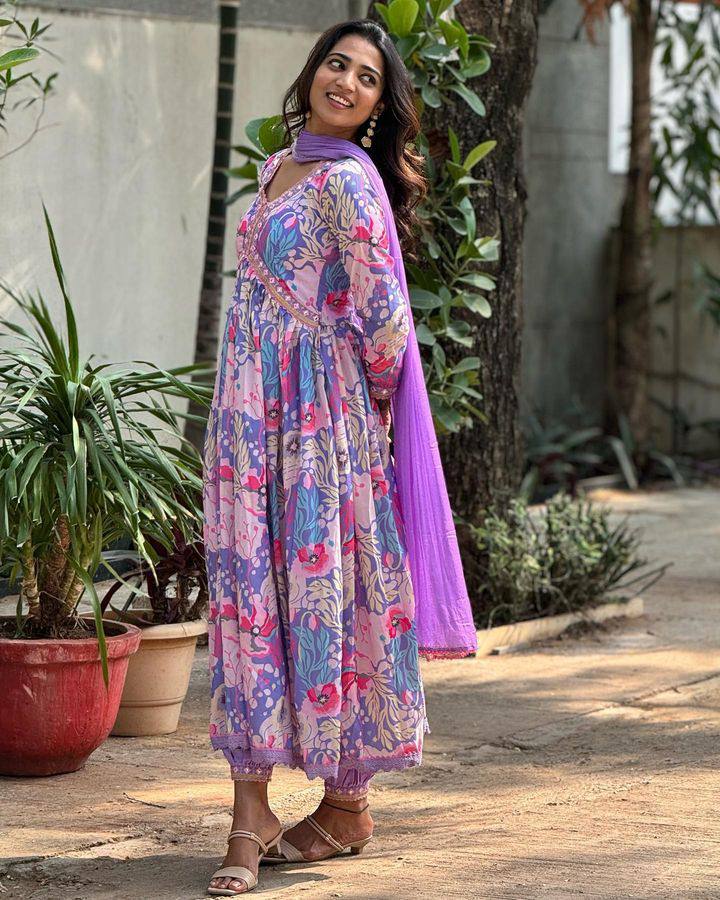 Women Embroidered Printed Muslin  kurta set