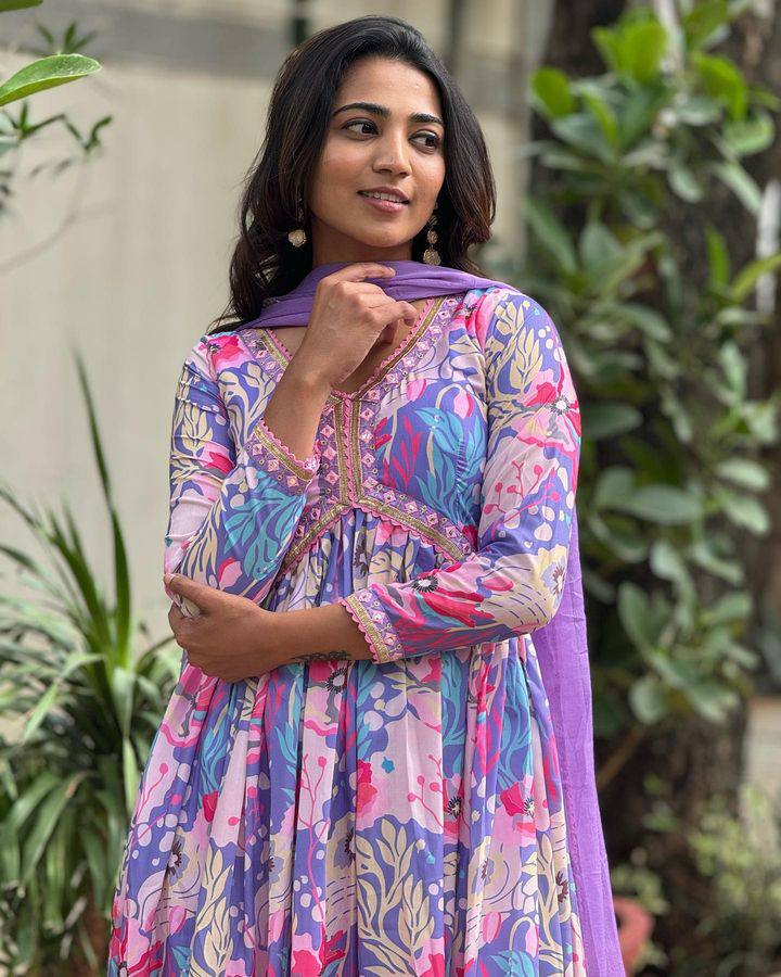 Women Embroidered Printed Muslin  kurta set