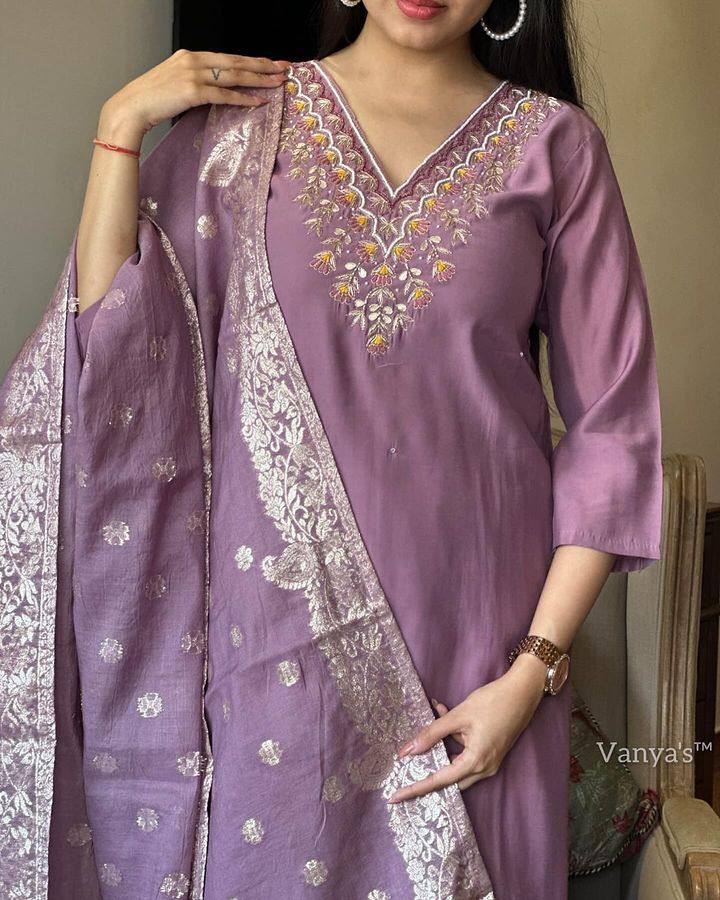 WOMEN Embrodairy Stright Kurta Set