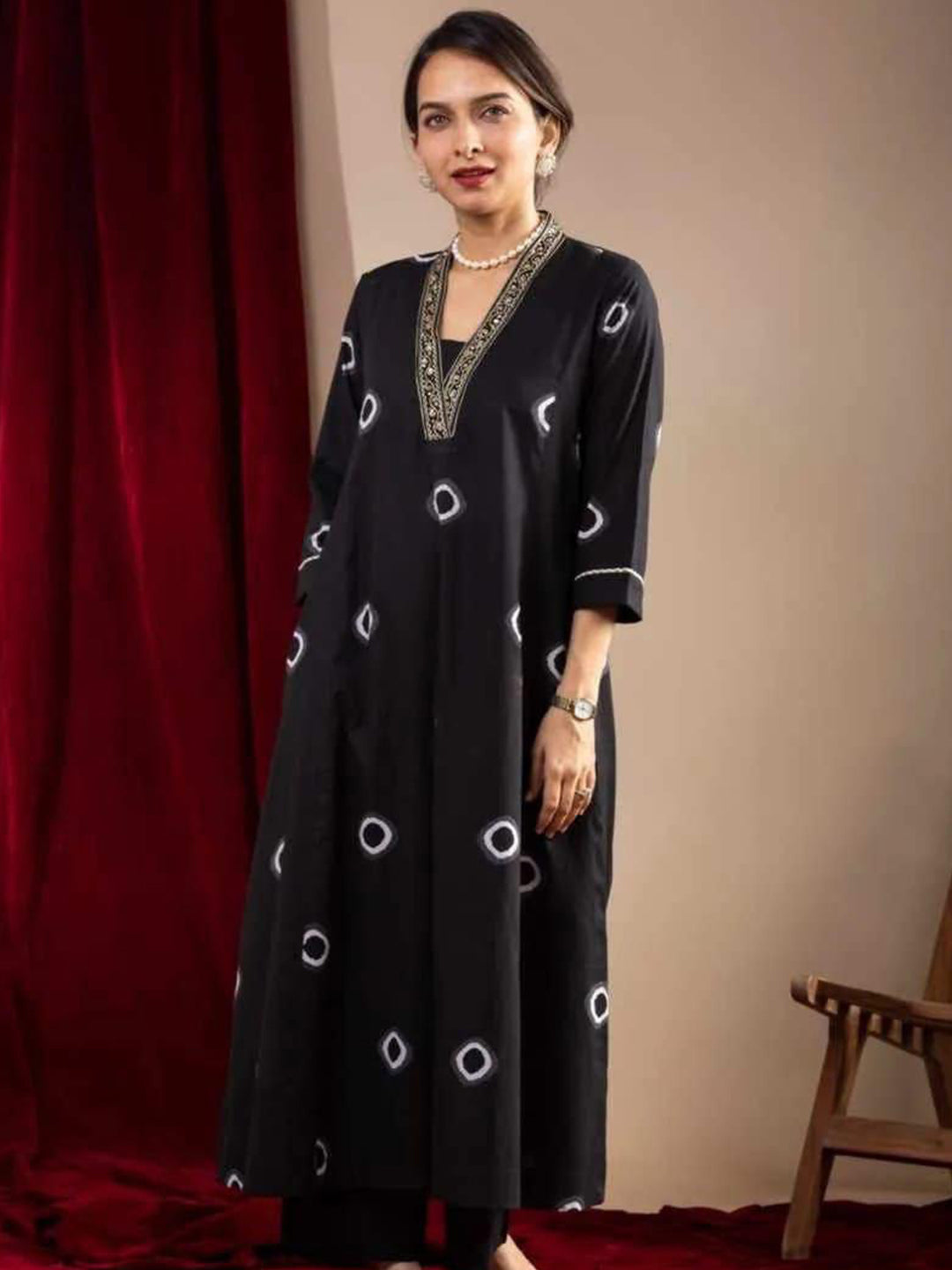 By Beautiful  Womean 's Black Bandej kurta set