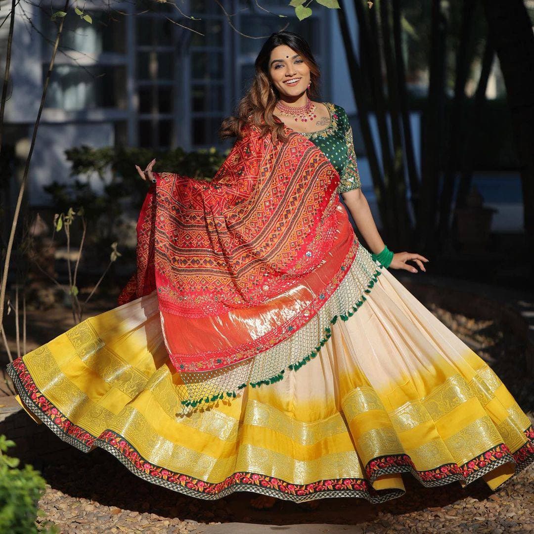 WHITE COLOR LEHENGA COLI