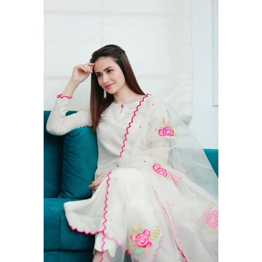 Gorgeous White Salwar Suit With Dupatta