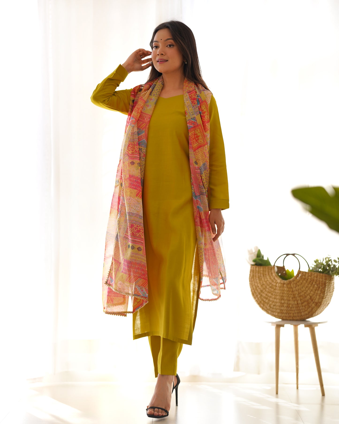 Straight fit kurta with dupatta and pants