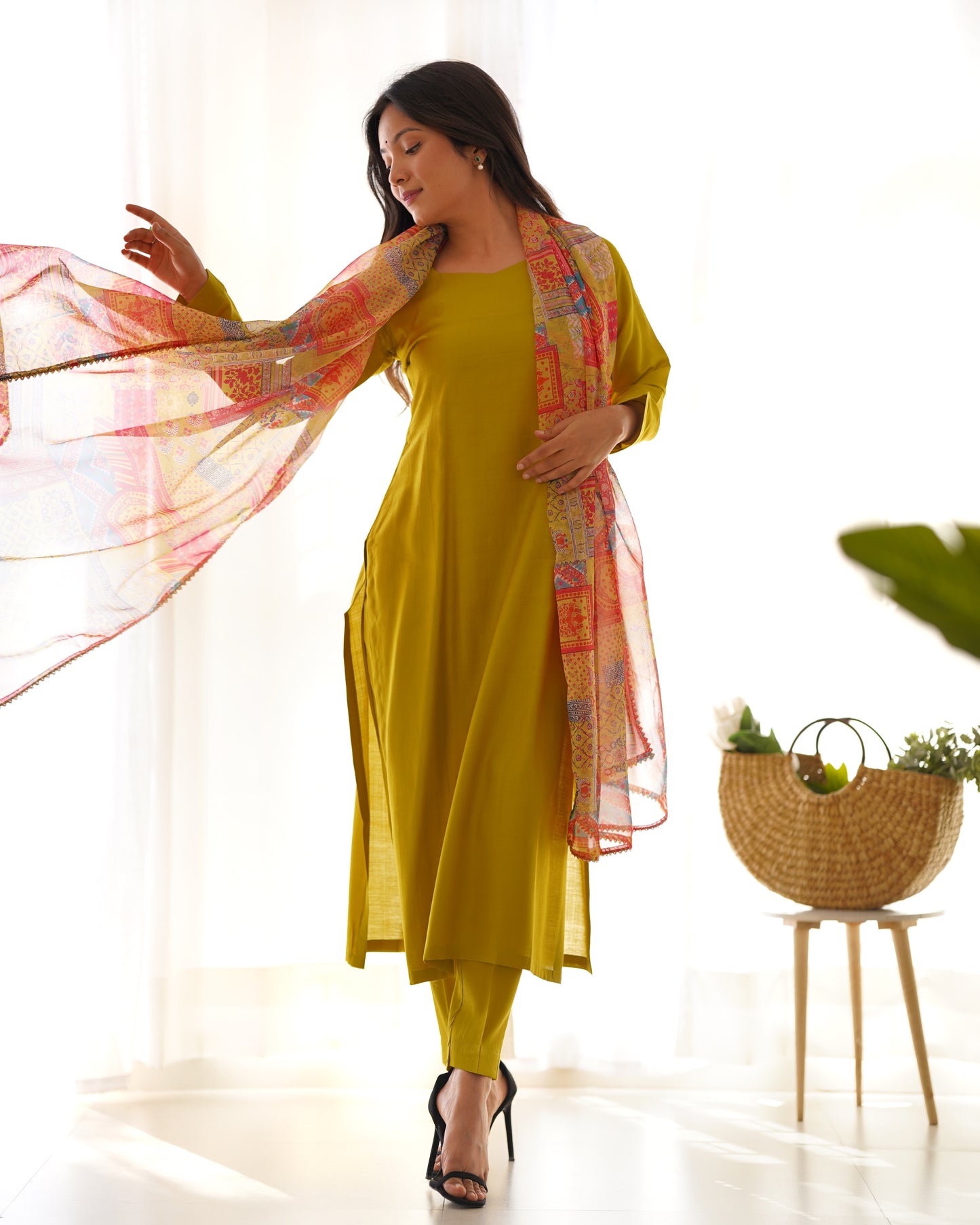 Straight fit kurta with dupatta and pants