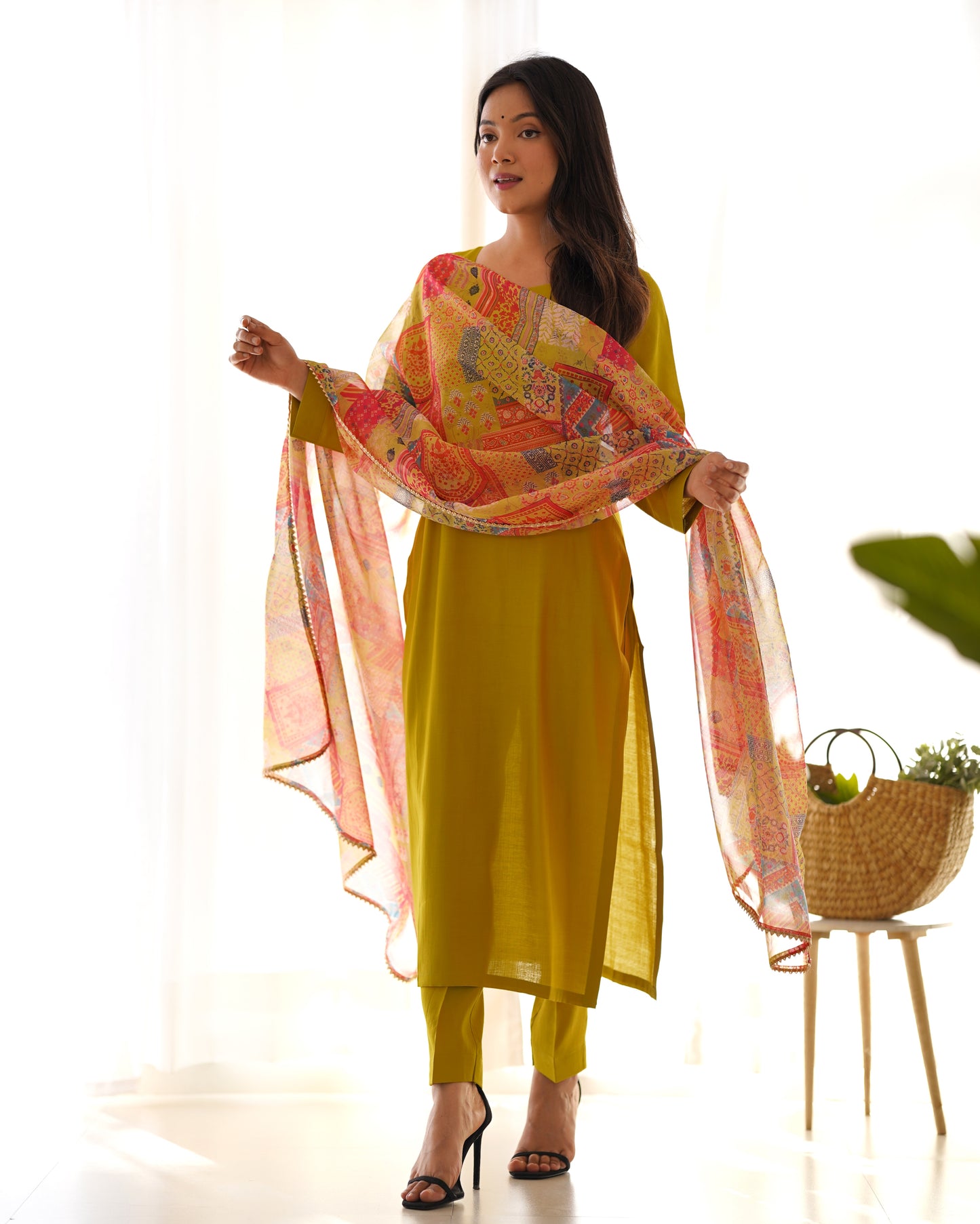 Straight fit kurta with dupatta and pants