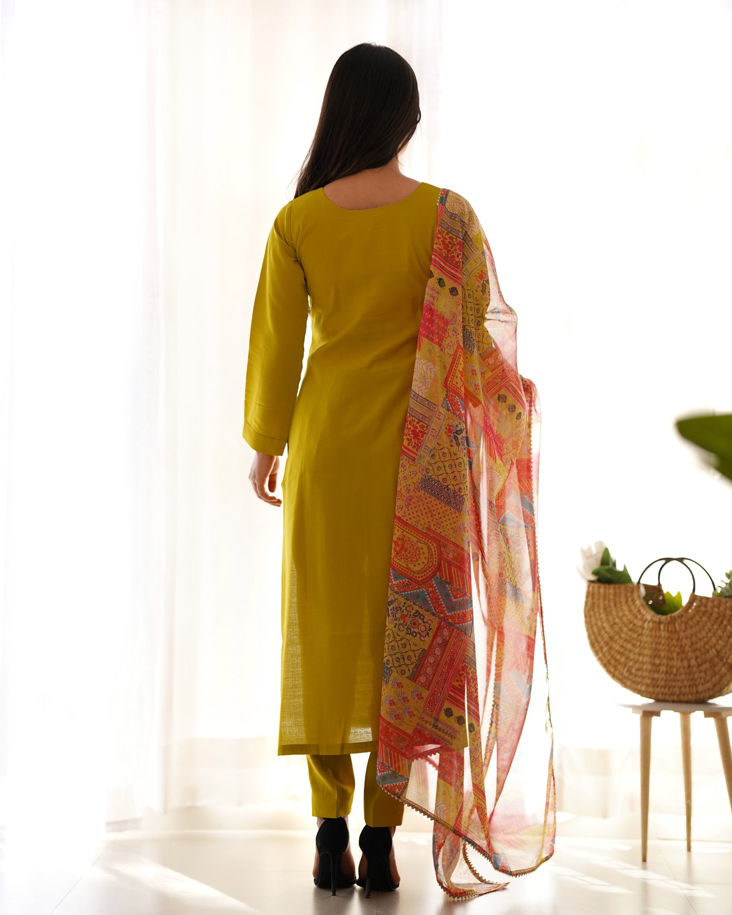 Straight fit kurta with dupatta and pants