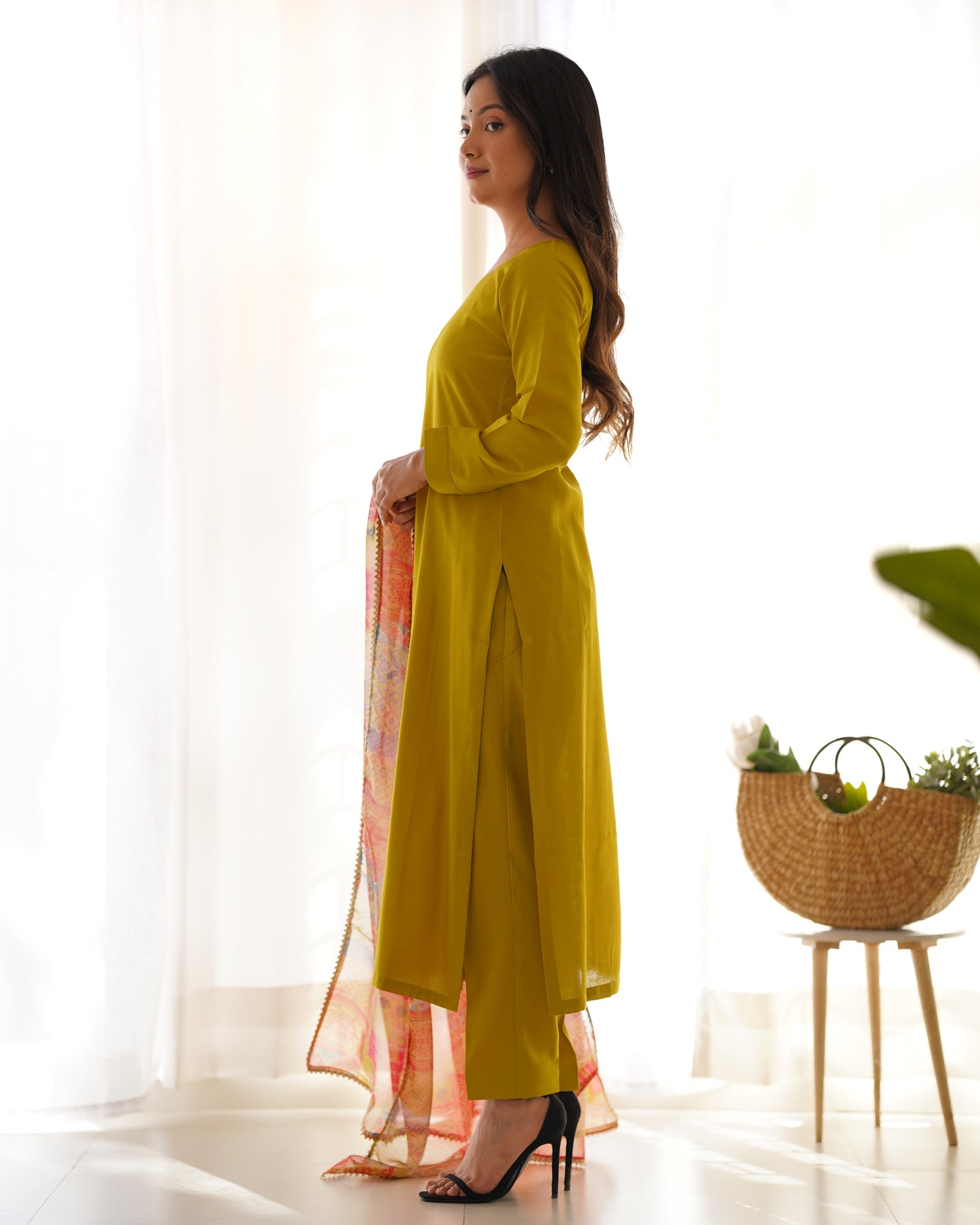 Straight fit kurta with dupatta and pants