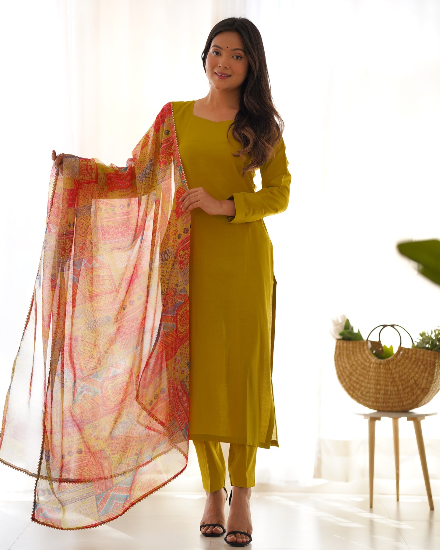 Straight fit kurta with dupatta and pants