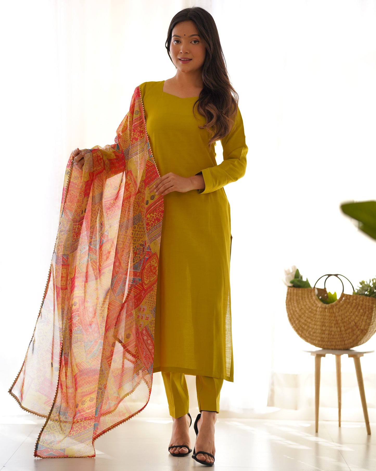 Straight fit kurta with dupatta and pants