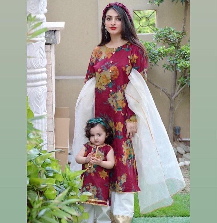 Mother Daughter Maching Dress In Maroon