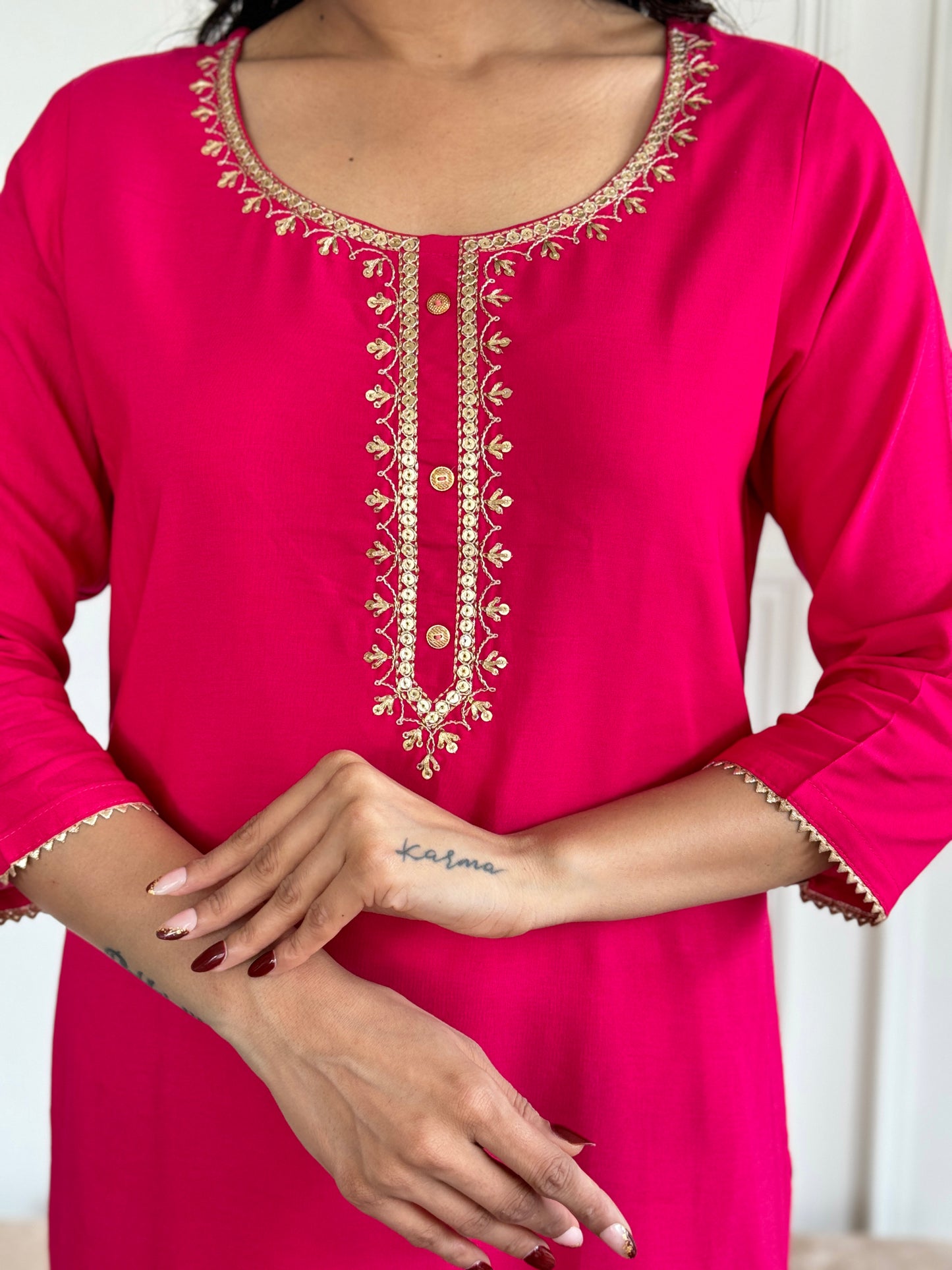 Women's Gajri Viscose Embroidered Straight Kurta with Viscose Pant And Jacquard Printed Dupatta Sets