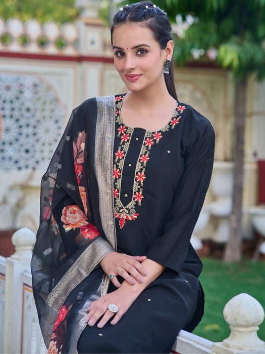 BLACK COLOR KURTA SET GOEGEOUS EMBROIDERY WORK