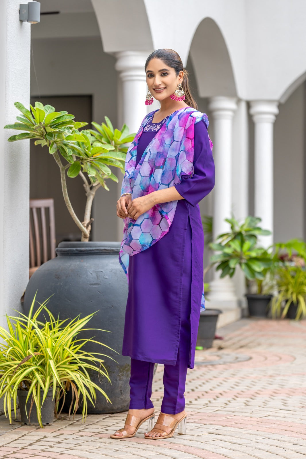 Women Embroidered Rayon Slub kurta set