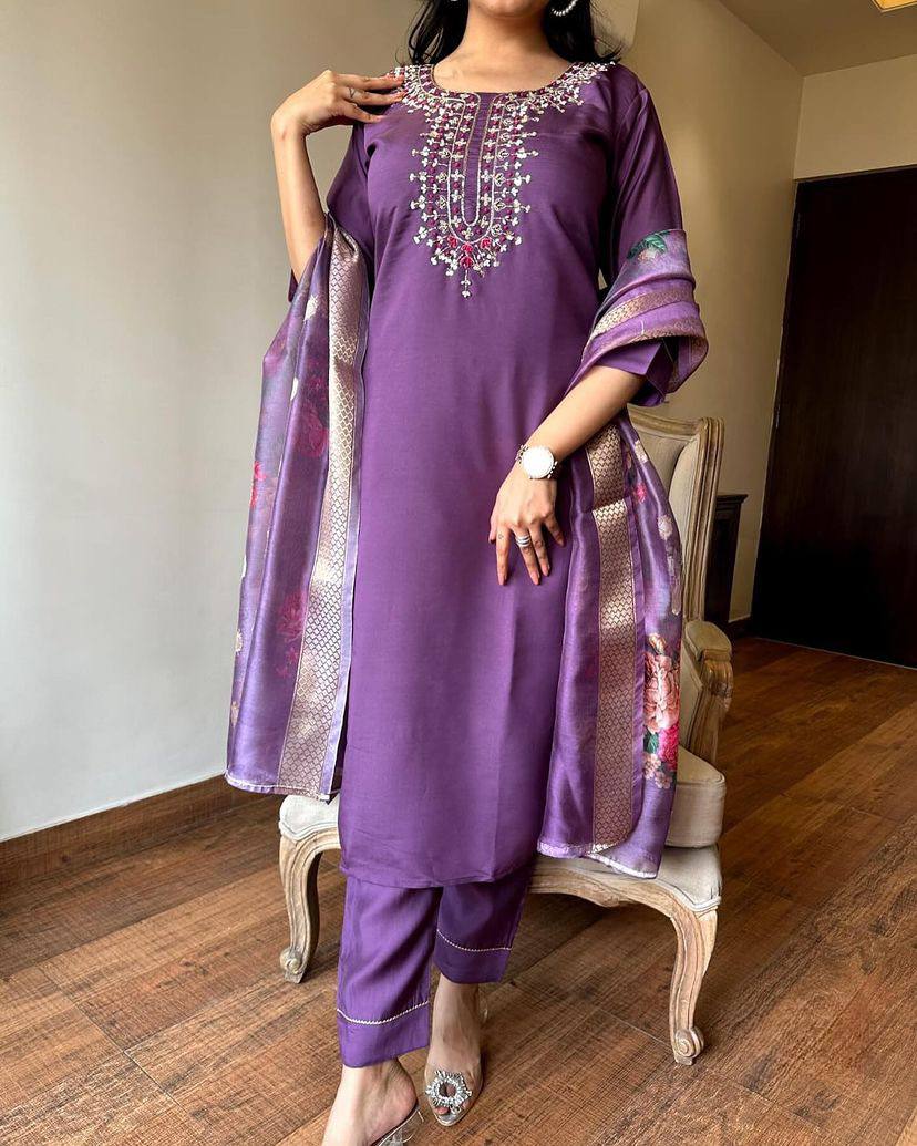 Women Embroidered Chanderi  SILK KURTA SET