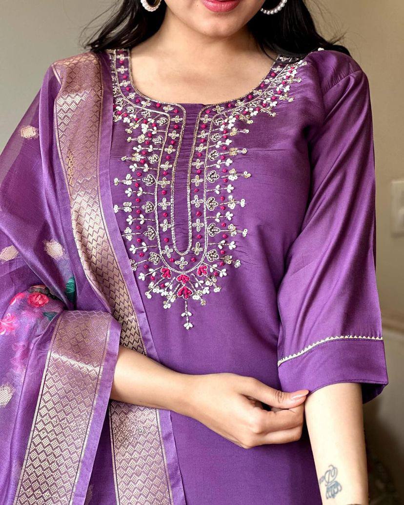 Women Embroidered Chanderi  SILK KURTA SET